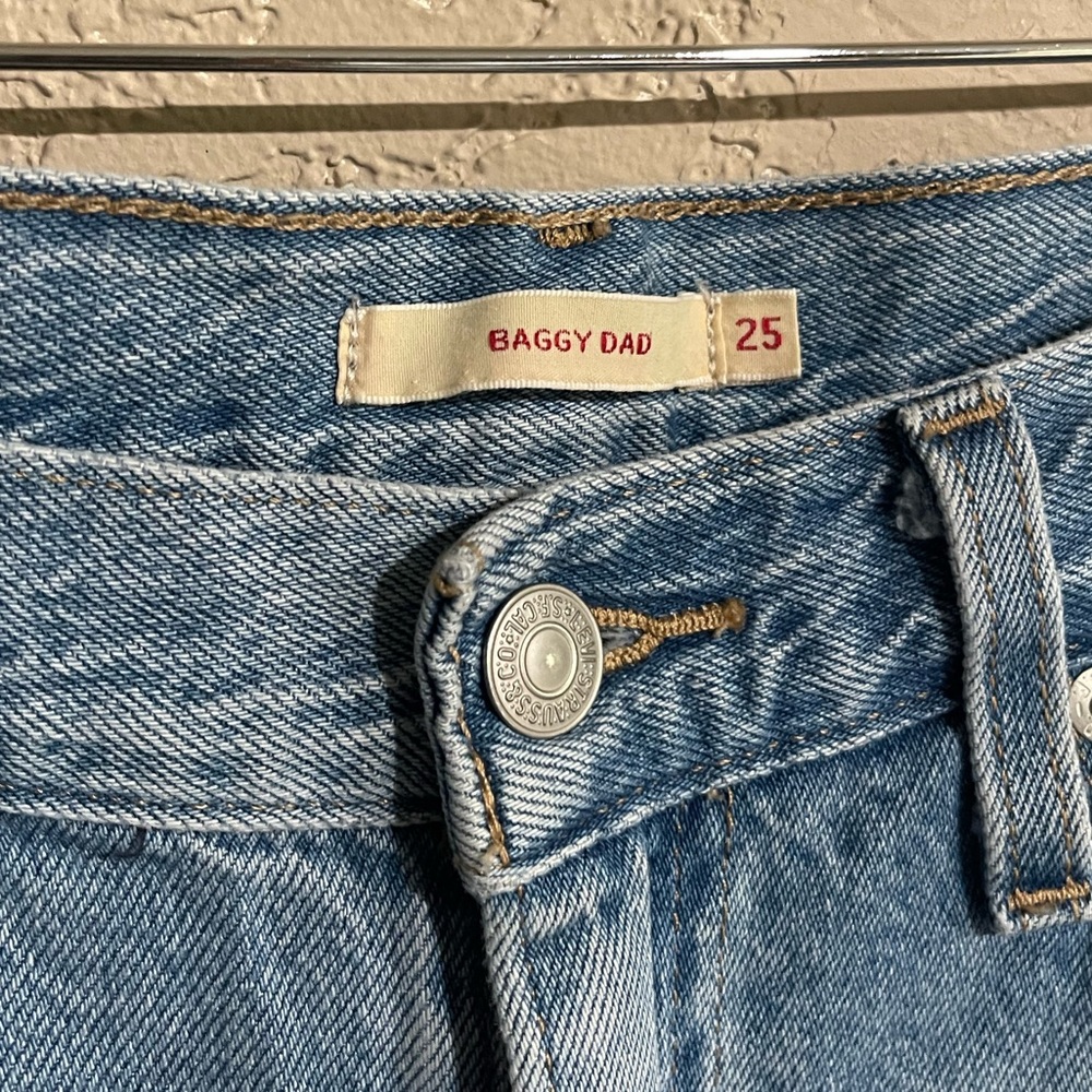 Levi’s | Baggy Dad Jean In Medium Wash Size: 25 - Picture 3 of 6